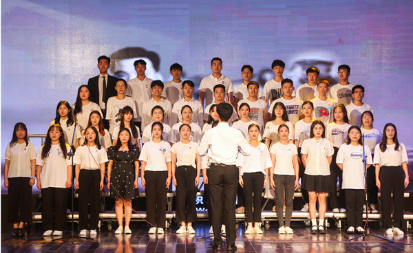 2017毕业班党员演唱《我宣誓》